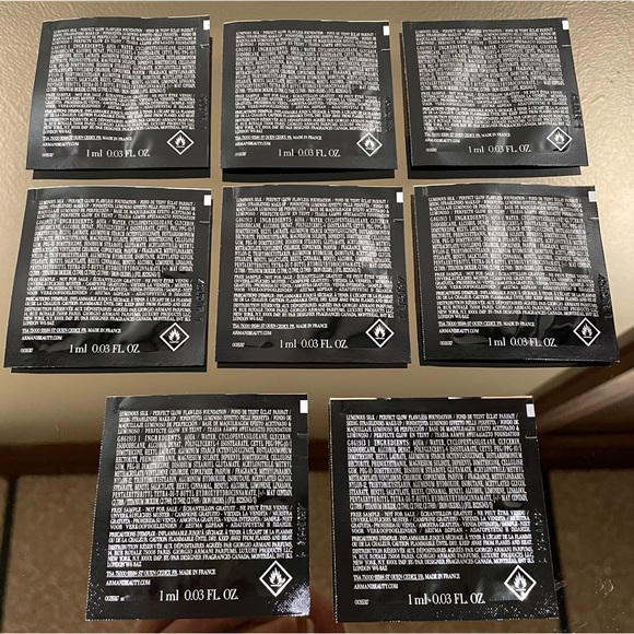 Shade 9 Armani Luminous Silk Foundation Oil Free Radiant Finish Armani Makeup - Picture 4 of 4